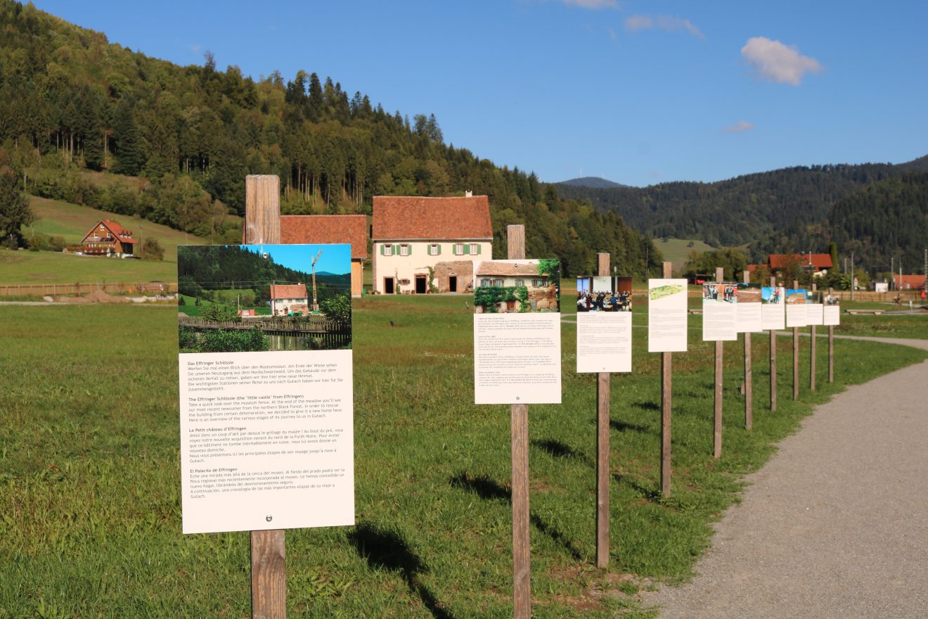 Blühender Naturpark im Schwarzwälder Freilichtmuseum Vogtsbauernhof