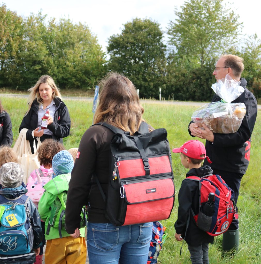 Avia-Tankstelle Oest in Dornhan erweitert Naturpark-Blumenwiese