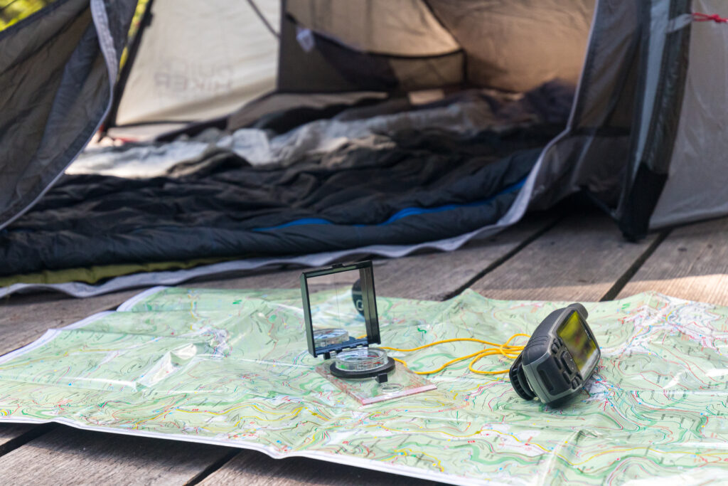 Wanderequipment im Trekking-Camps